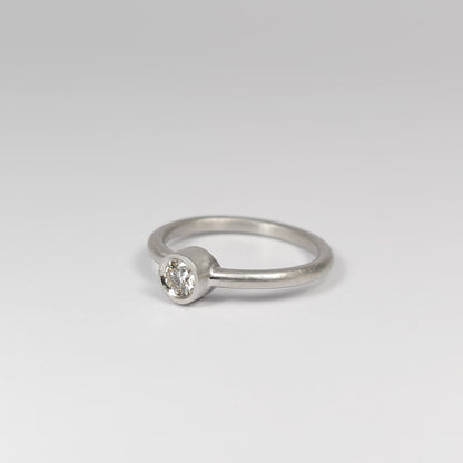 Solitaire ring 020