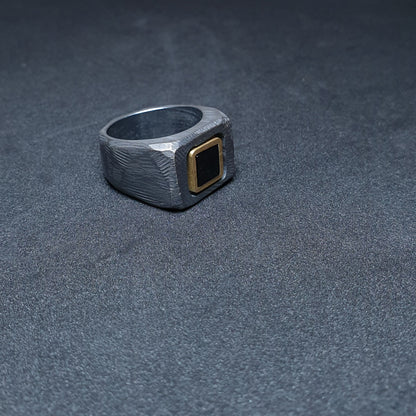 Ring from the squaRes collection